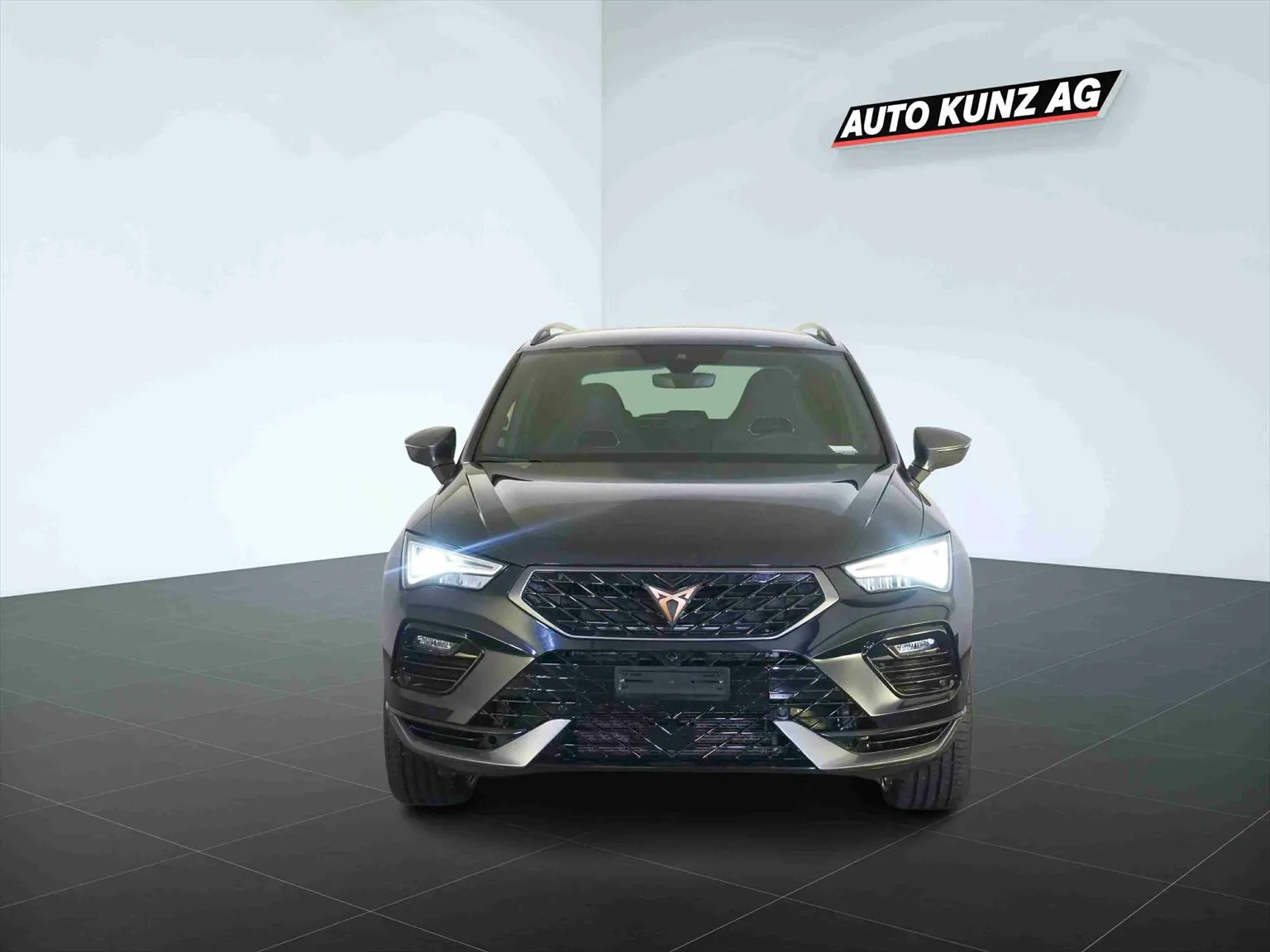 Seat Ateca Cupra 2.0 TSI DSG 4Drive  Image 3