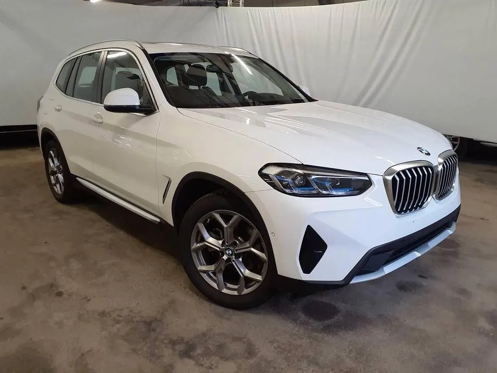 BMW X3 xDrive20d 48V Business Advantage Image 1